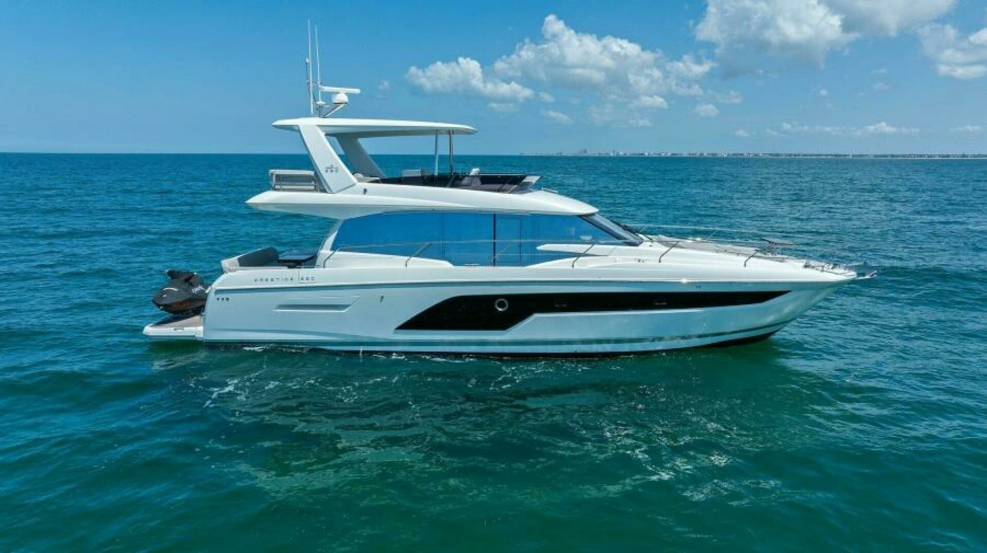 2022 Prestige 590 Flybridge - Image 62