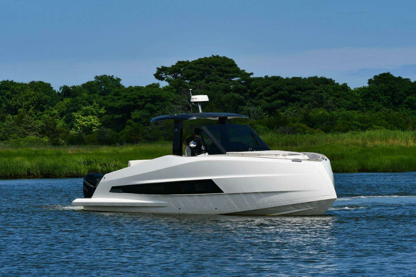 2023 Astondoa 377 Coupe Outboard - Image 10