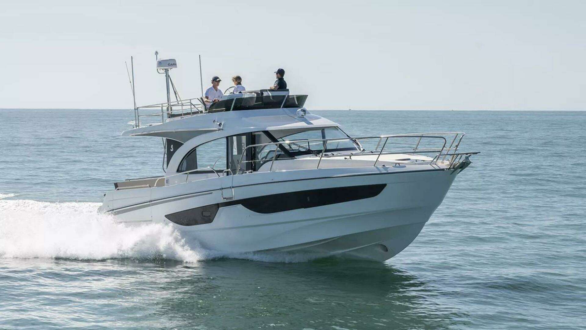 2026 Beneteau Antares 11 Fly - Image 4