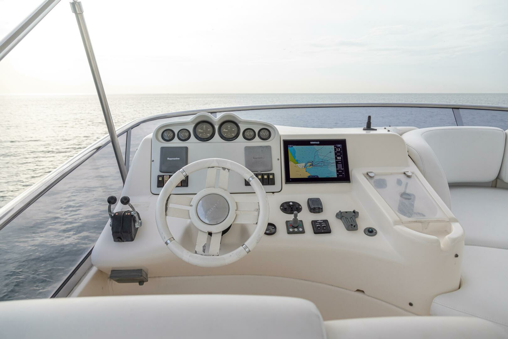 2009 Azimut Flybridge - Image 4