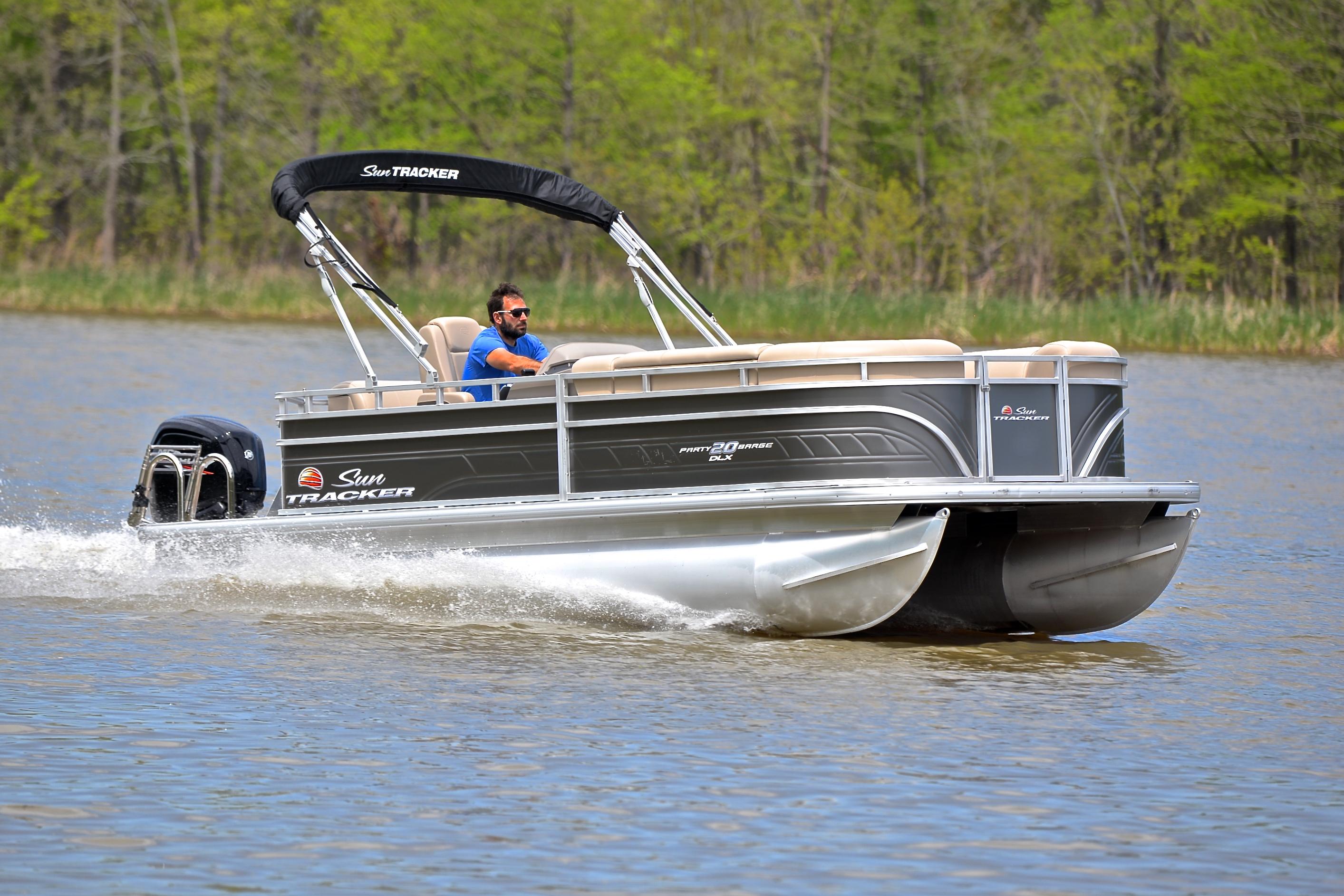 2024 Sun Tracker Party Barge 20 DLX