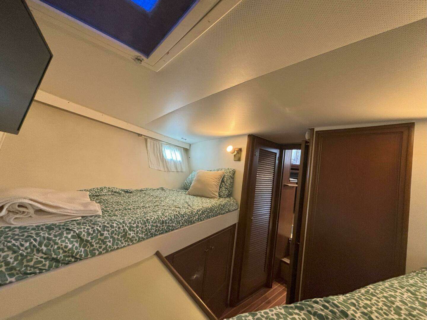 1972 Matthews 4 Flush Deck - Image 52