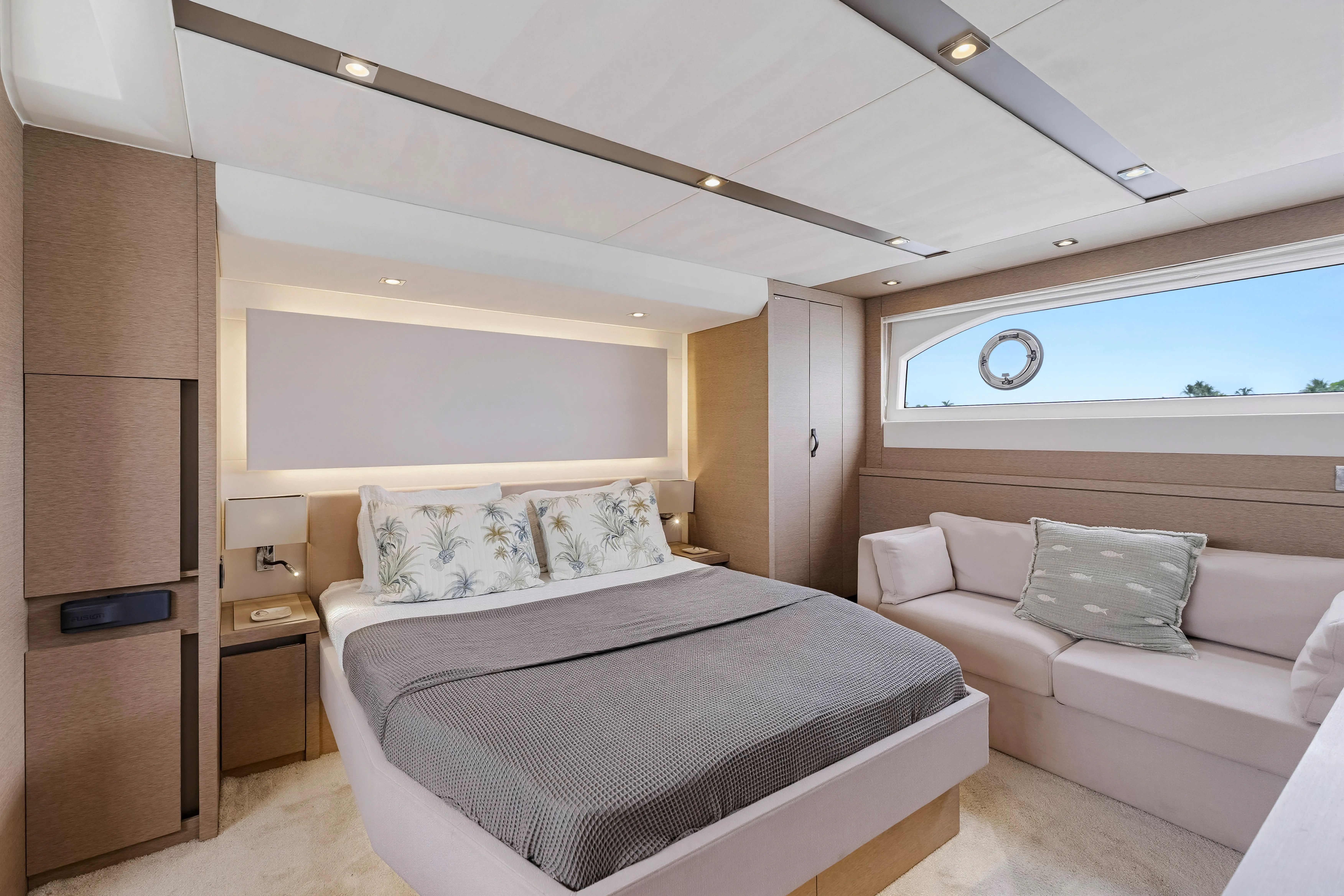 2018 Prestige 630 - Image 28