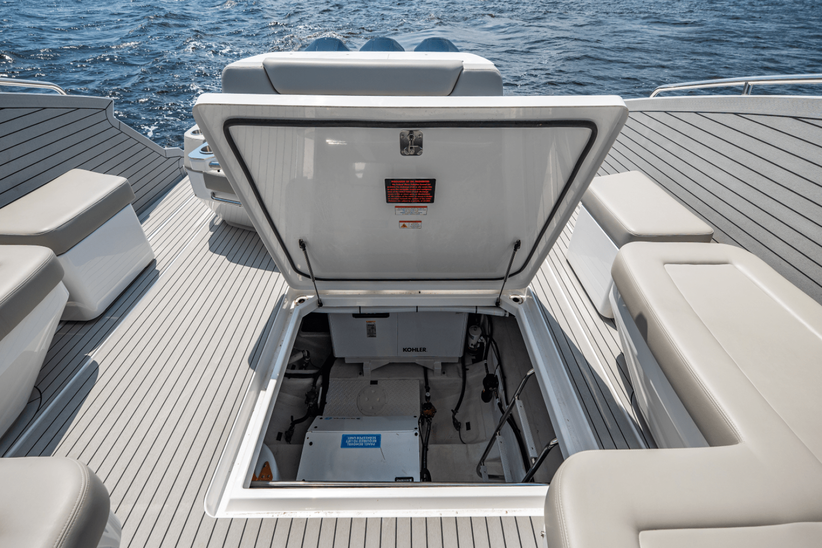 2025 Cruisers Yachts 50 GLS - Image 29