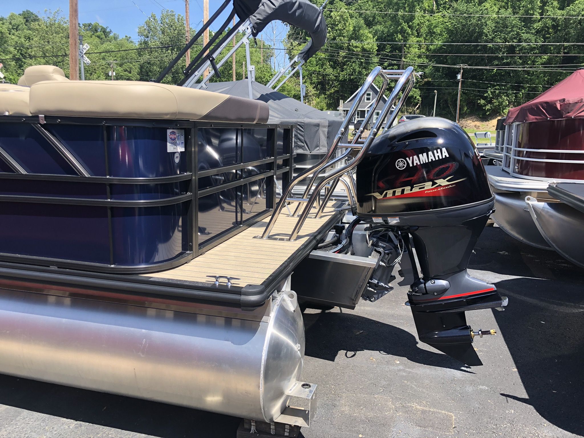 2026 Sylvan Mirage 8520 Cruise - 11