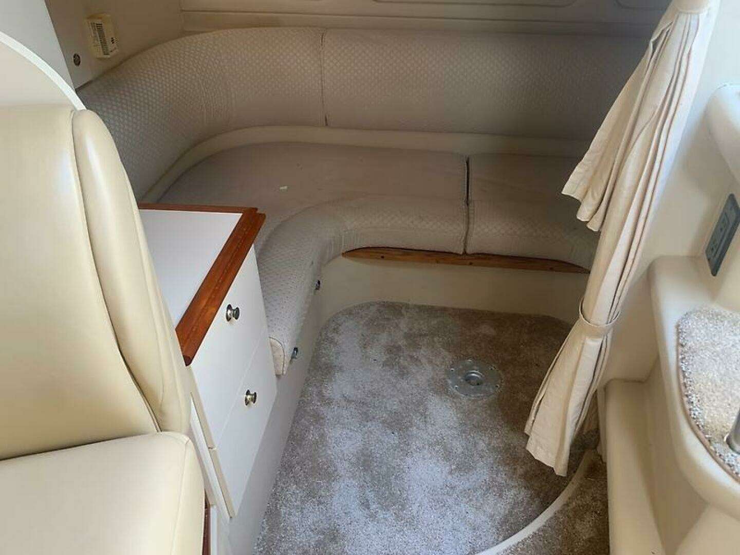 2003 Cruisers Yachts 3372 Express - Image 32