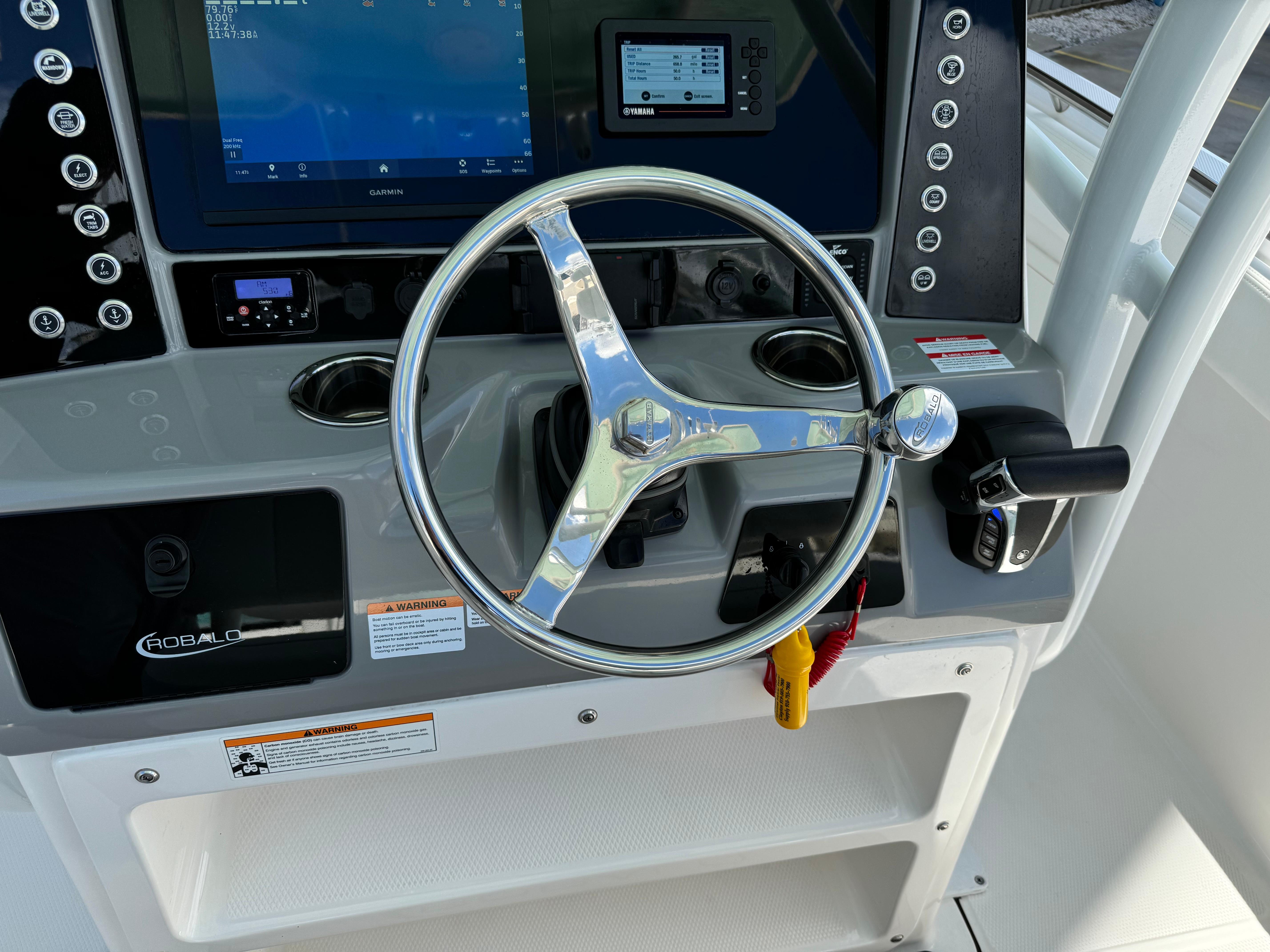 2022 Robalo R242 Explorer - 47