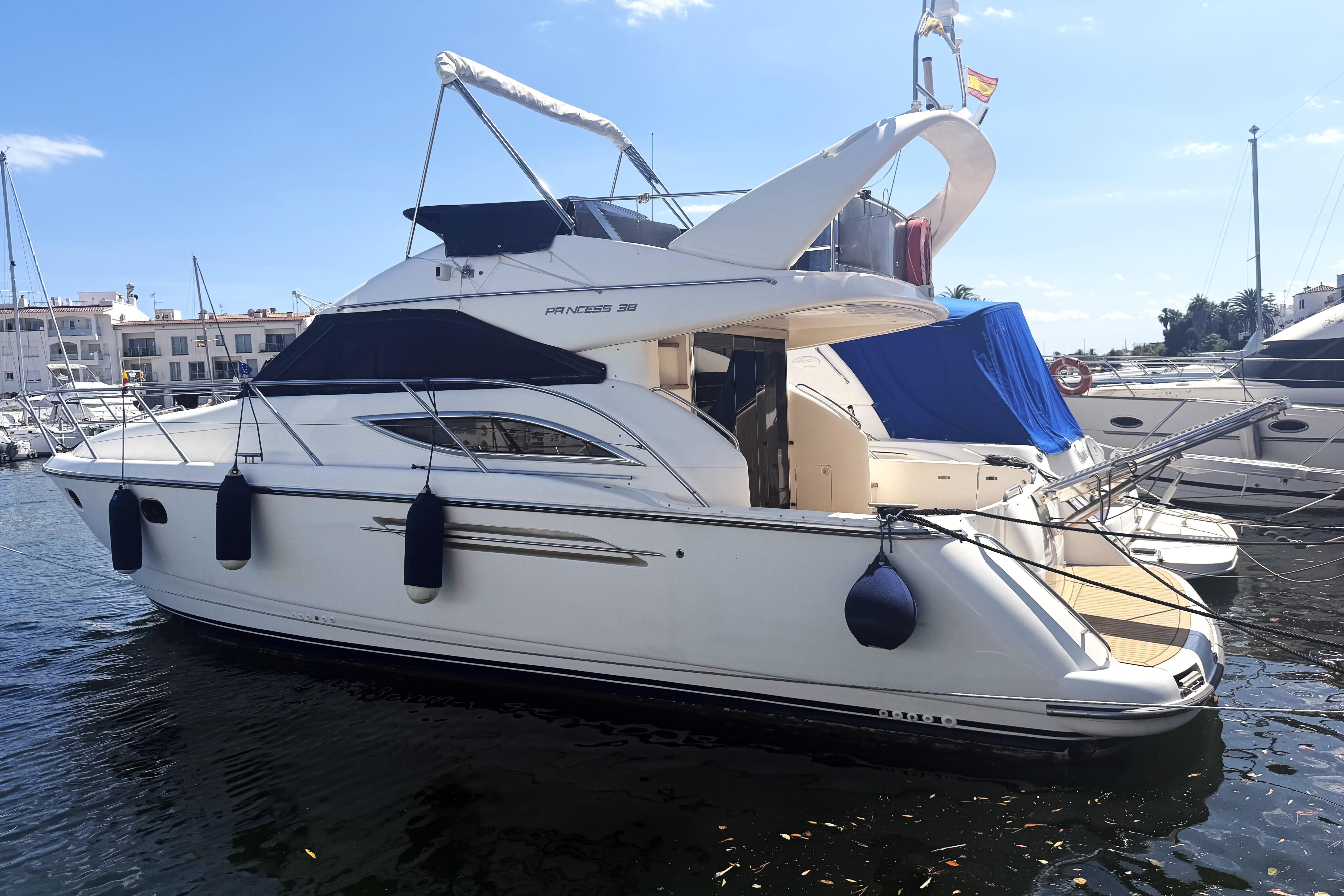 2000 Princess 38