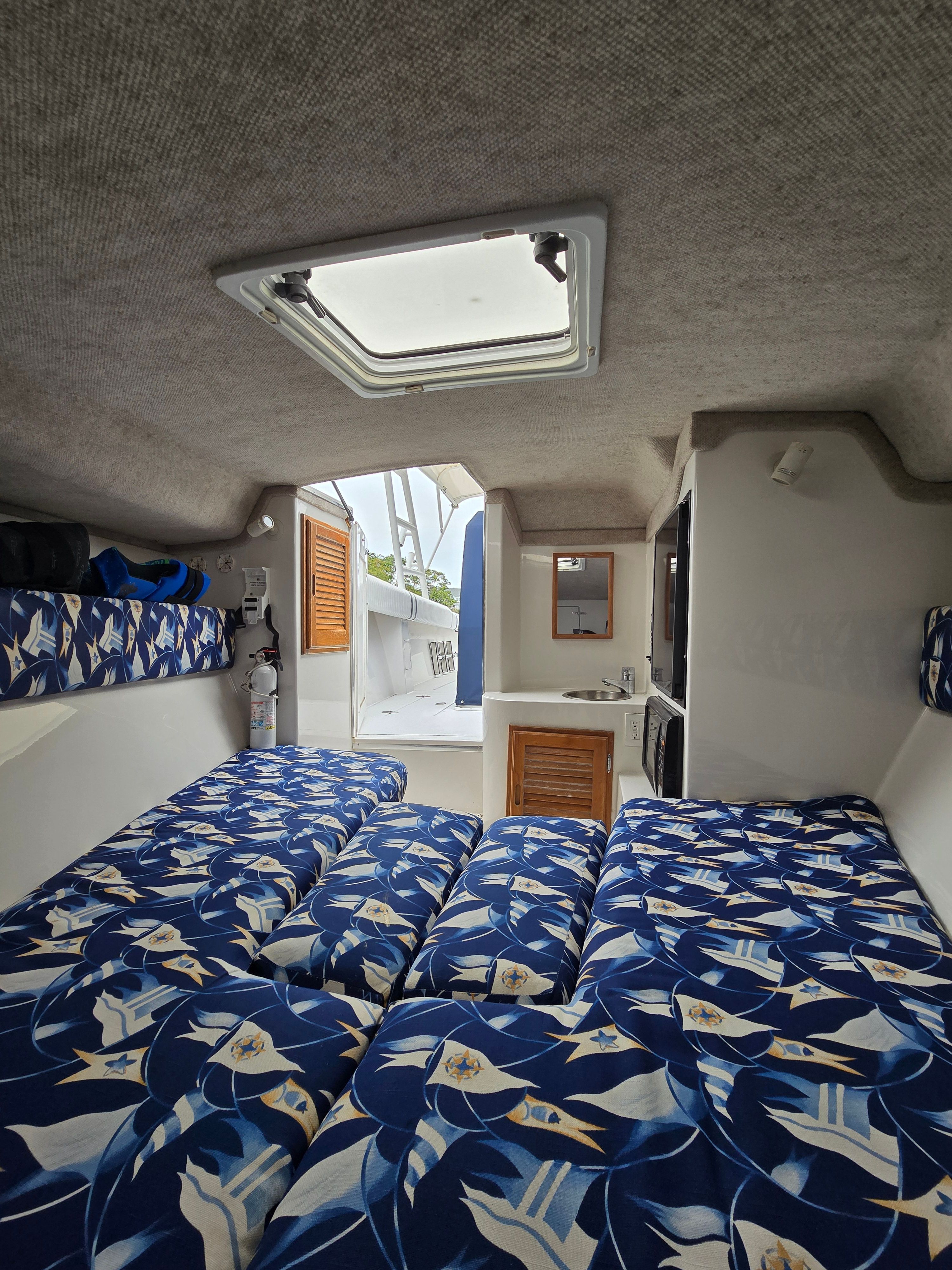 2000 Jupiter 31ft Cuddy - 5