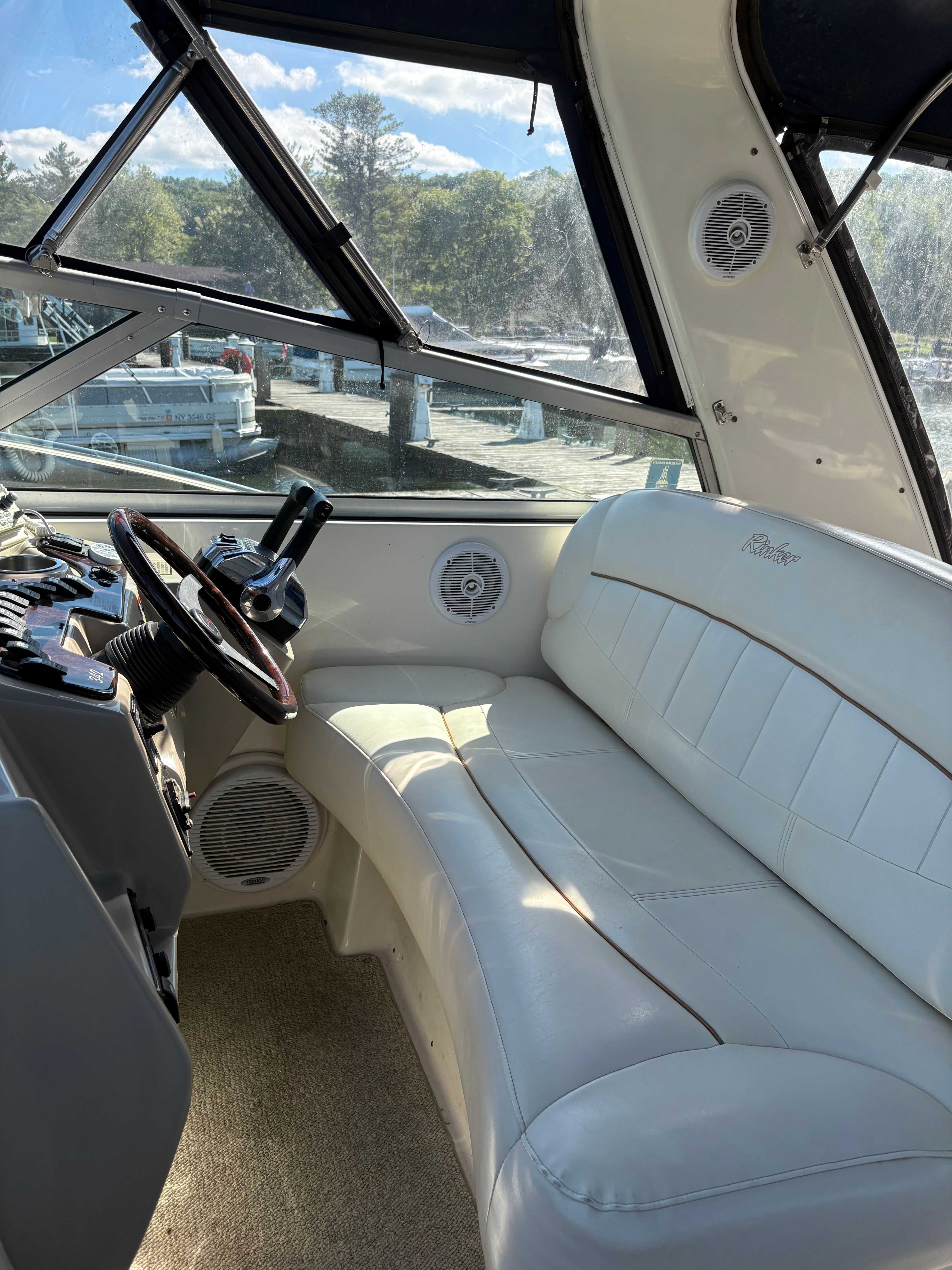 2002 Rinker Fiesta Vee 342 - 6