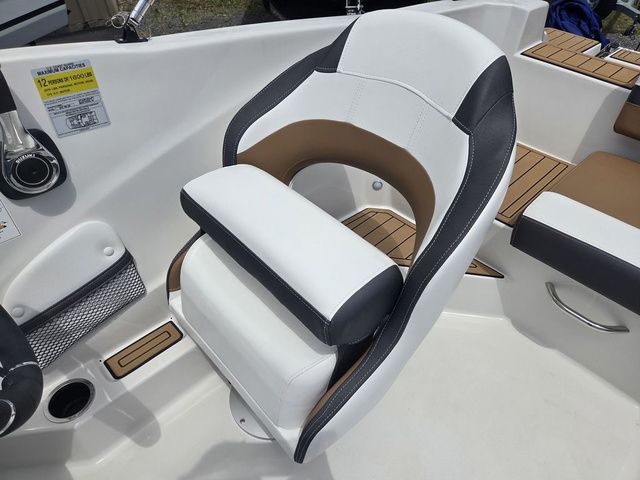 2026 Starcraft SVX OB 190 DC OB w/140hp and Trailer - 39