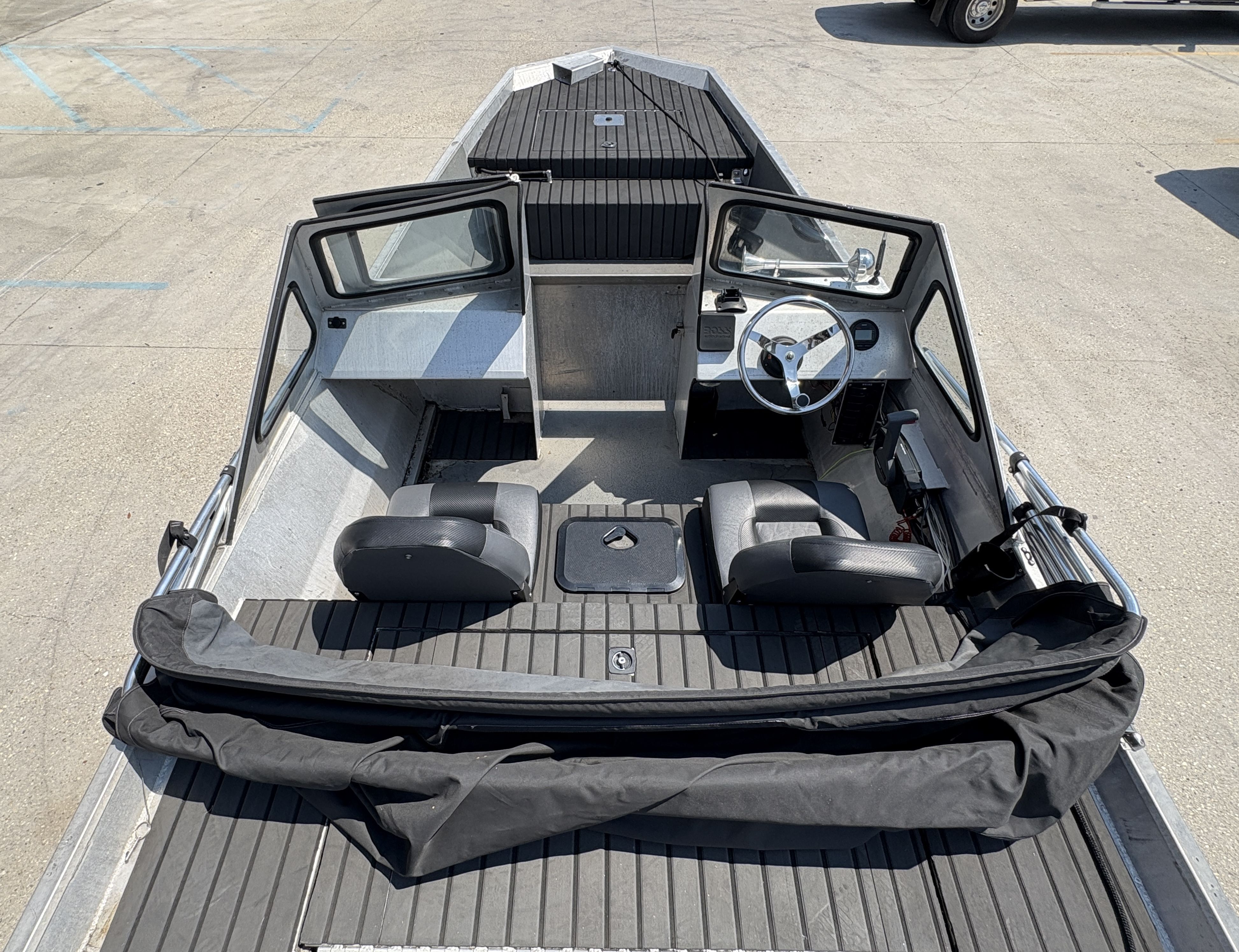 2001 Aluminum Cruiser 19 - 11