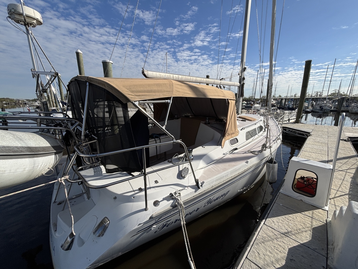 2003 Catalina 350 - Image 4