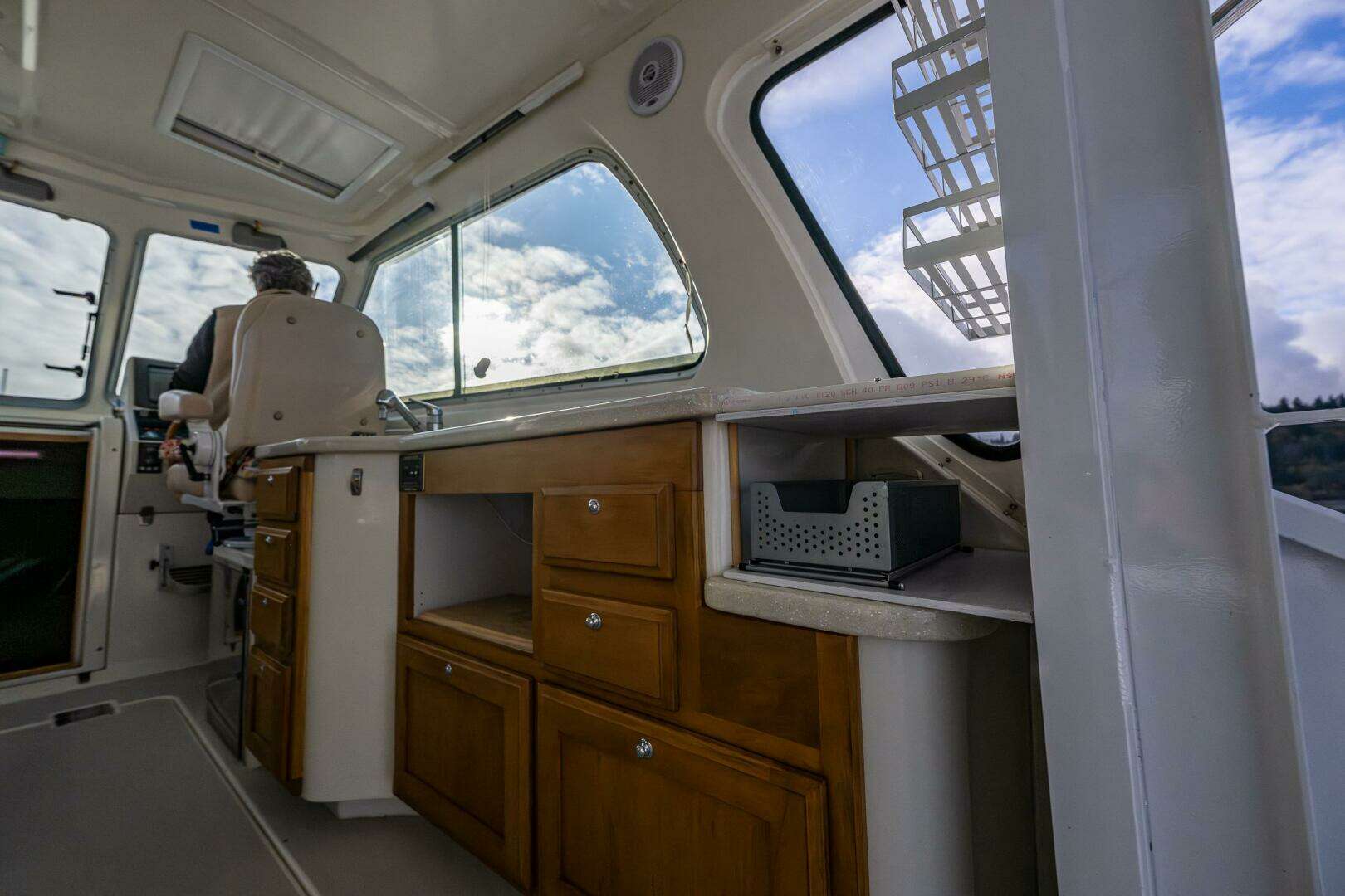2008 Back Cove 33 - Image 10
