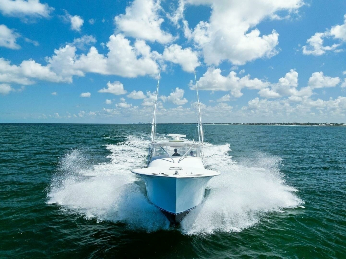 2018 Custom Carolina 35 Express - Image 9