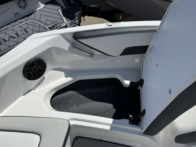 2026 Yamaha Boats AR195 - 37