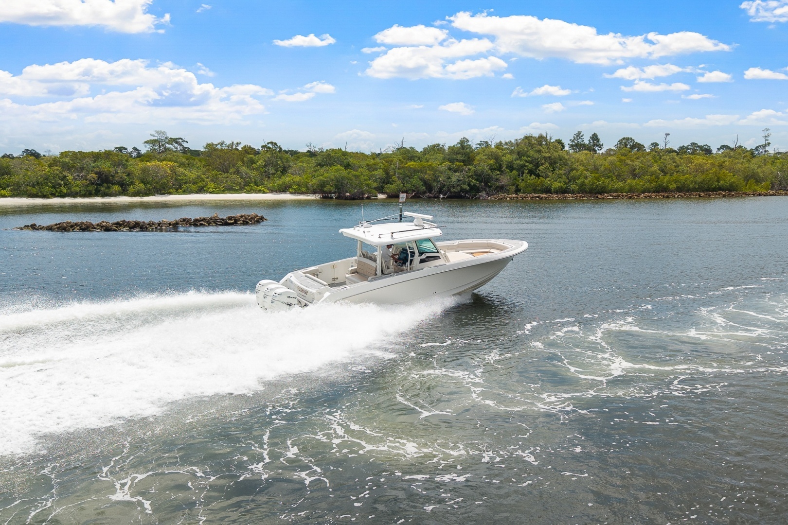 2018 Boston Whaler 380 Outrage - Image 41