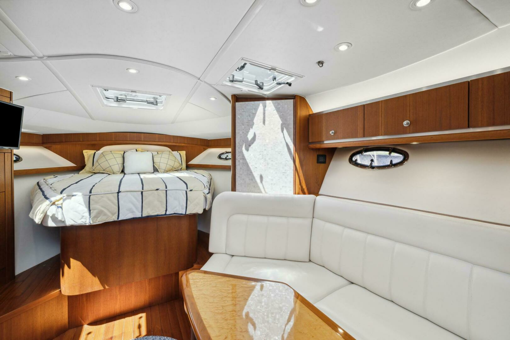 2006 Tiara Yachts 3200 Open - Image 20