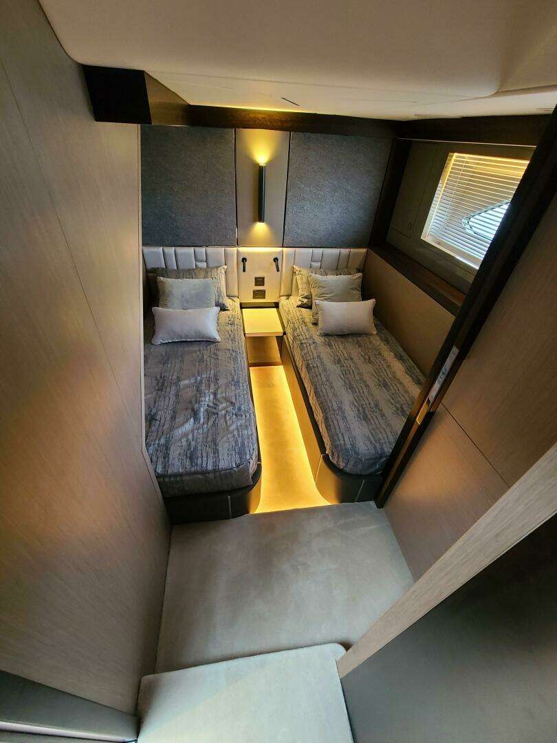 2023 Sunseeker 68 Manhattan - Image 28