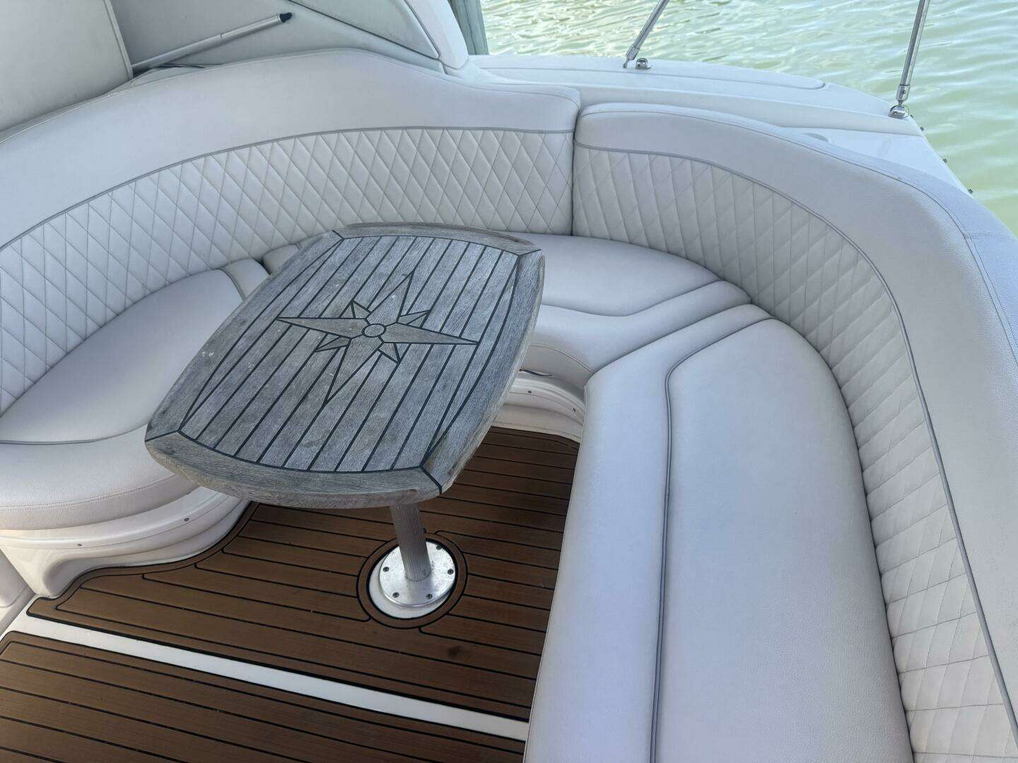 2002 Sea Ray 320 Sundancer - Image 13