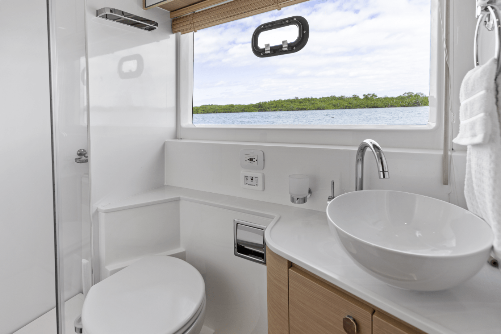 2026 Aquila 50 Yacht - Image 75