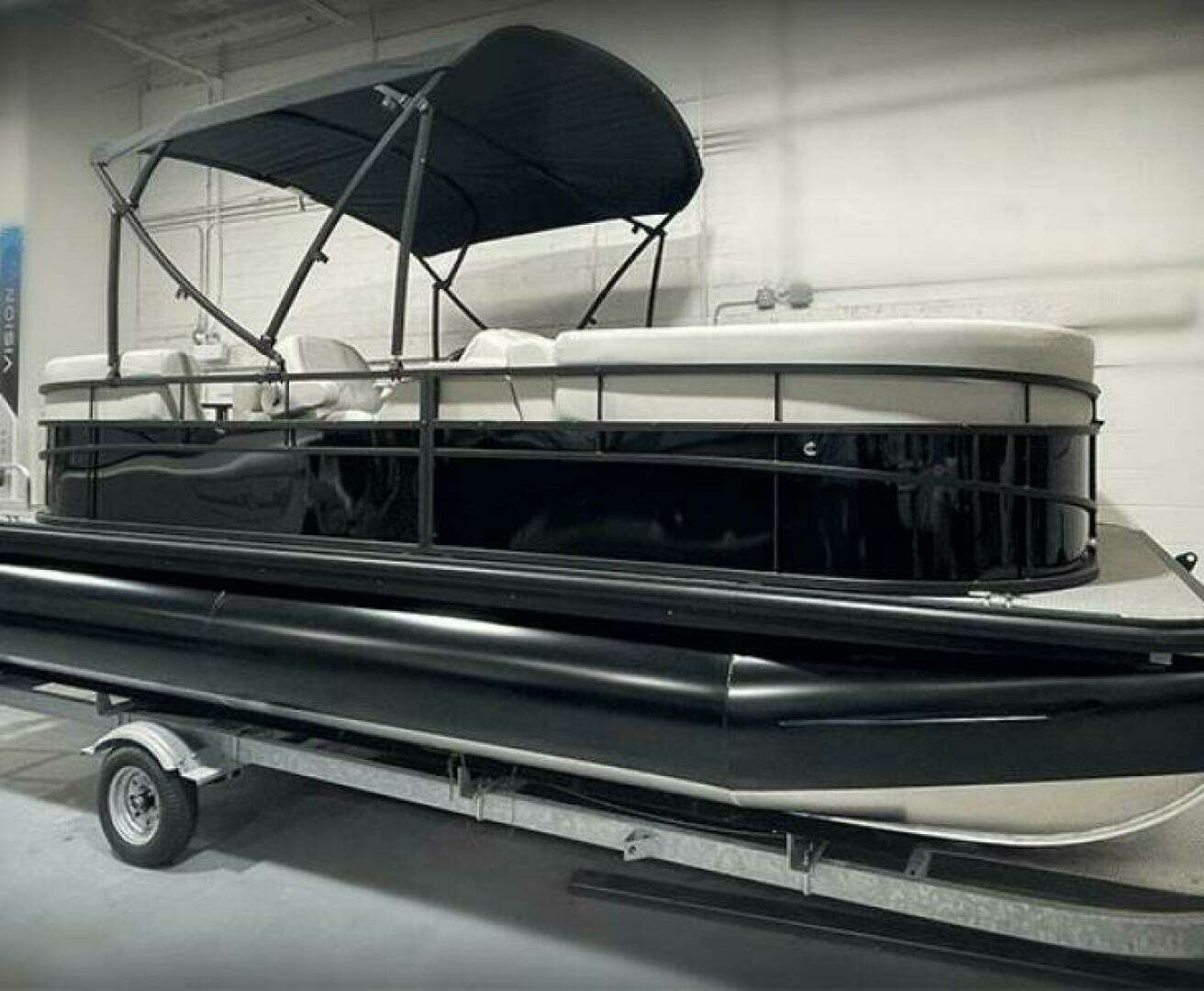 2024 Vision WX Tritoon - Image 5