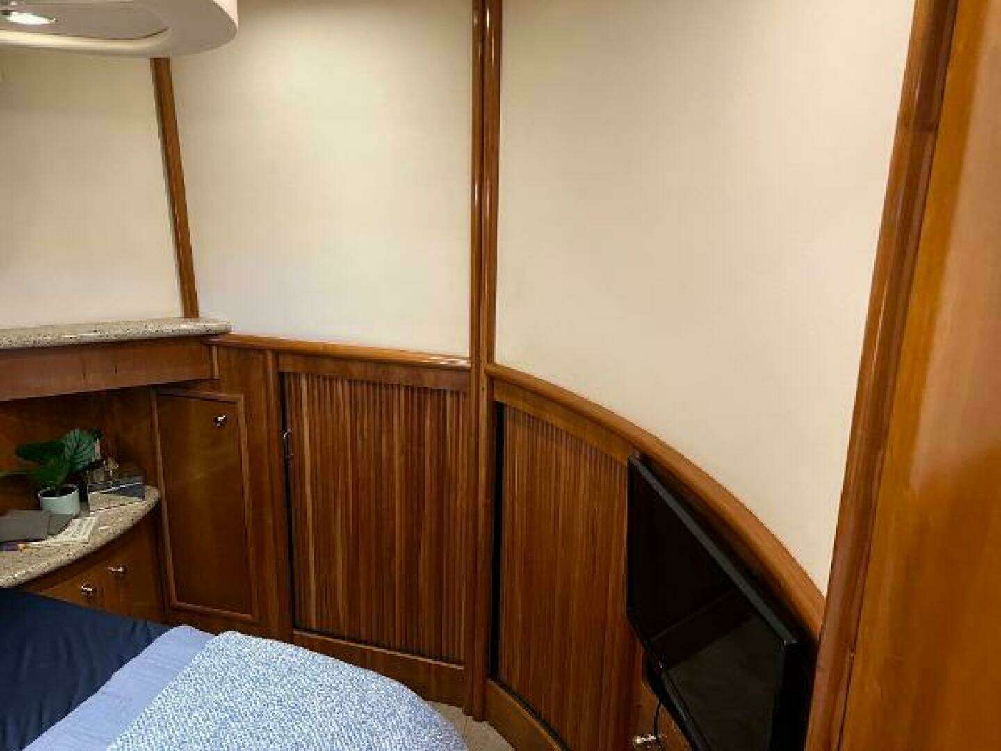 2001 Carver 450 Voyager Pilothouse - Image 59