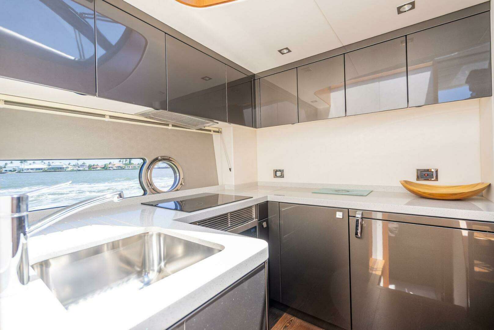 2018 Sunseeker Predator 57 - Image 50