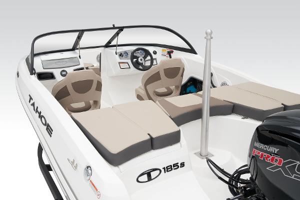 2025 Tahoe 185 S - 69