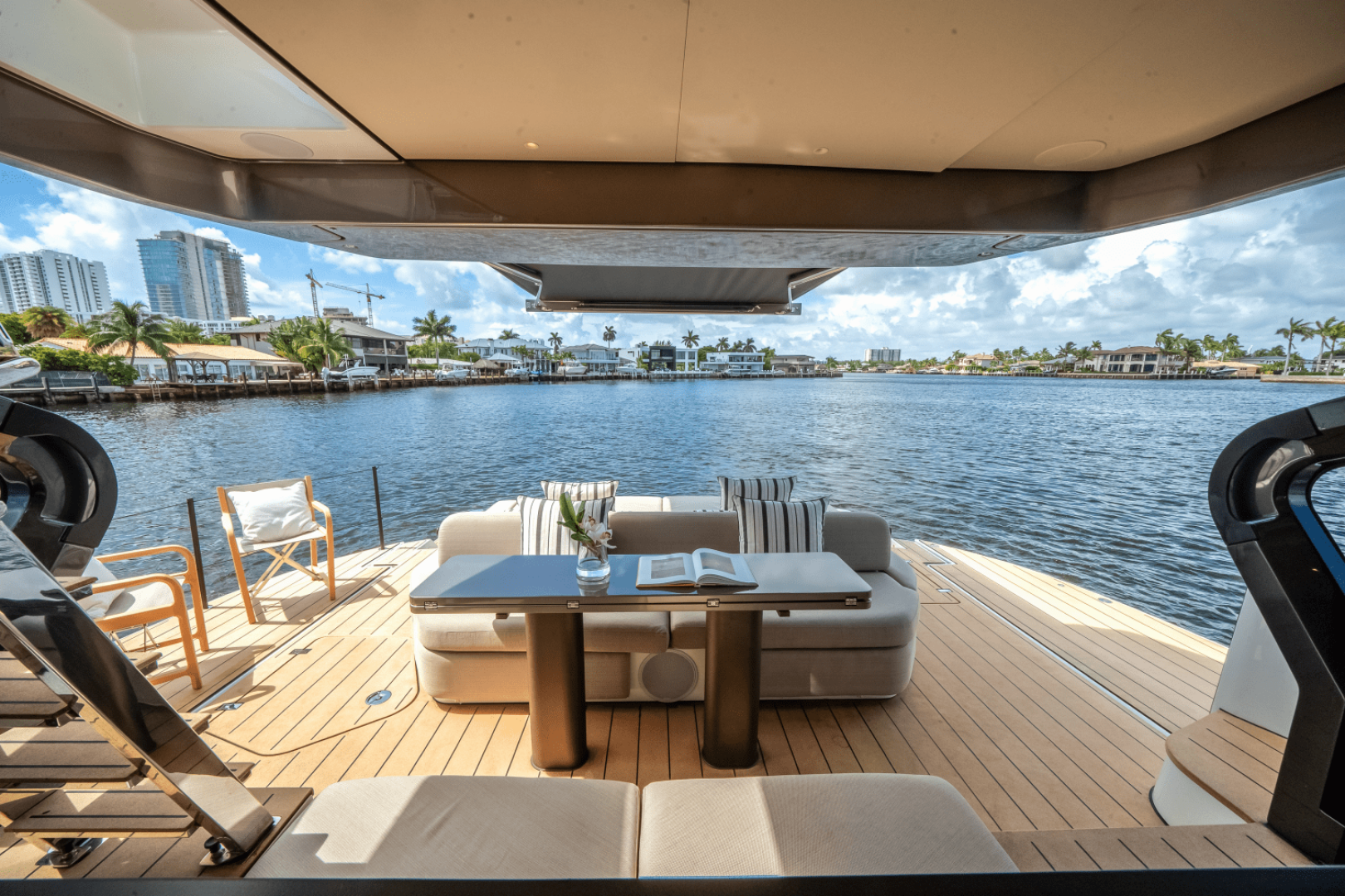 2025 Azimut Seadeck 6 - Image 25