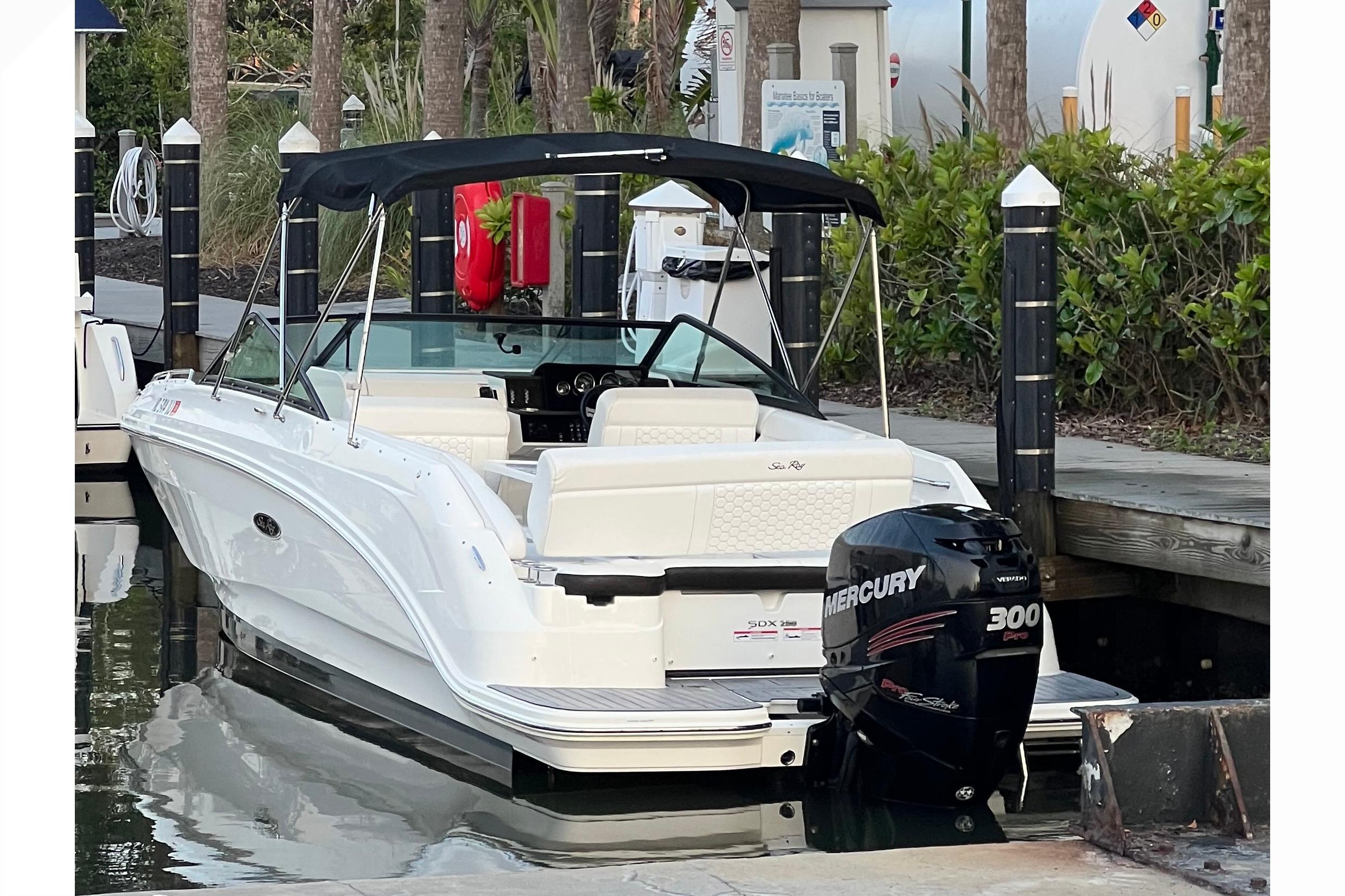 2019 Sea Ray SDX 250 Outboard
