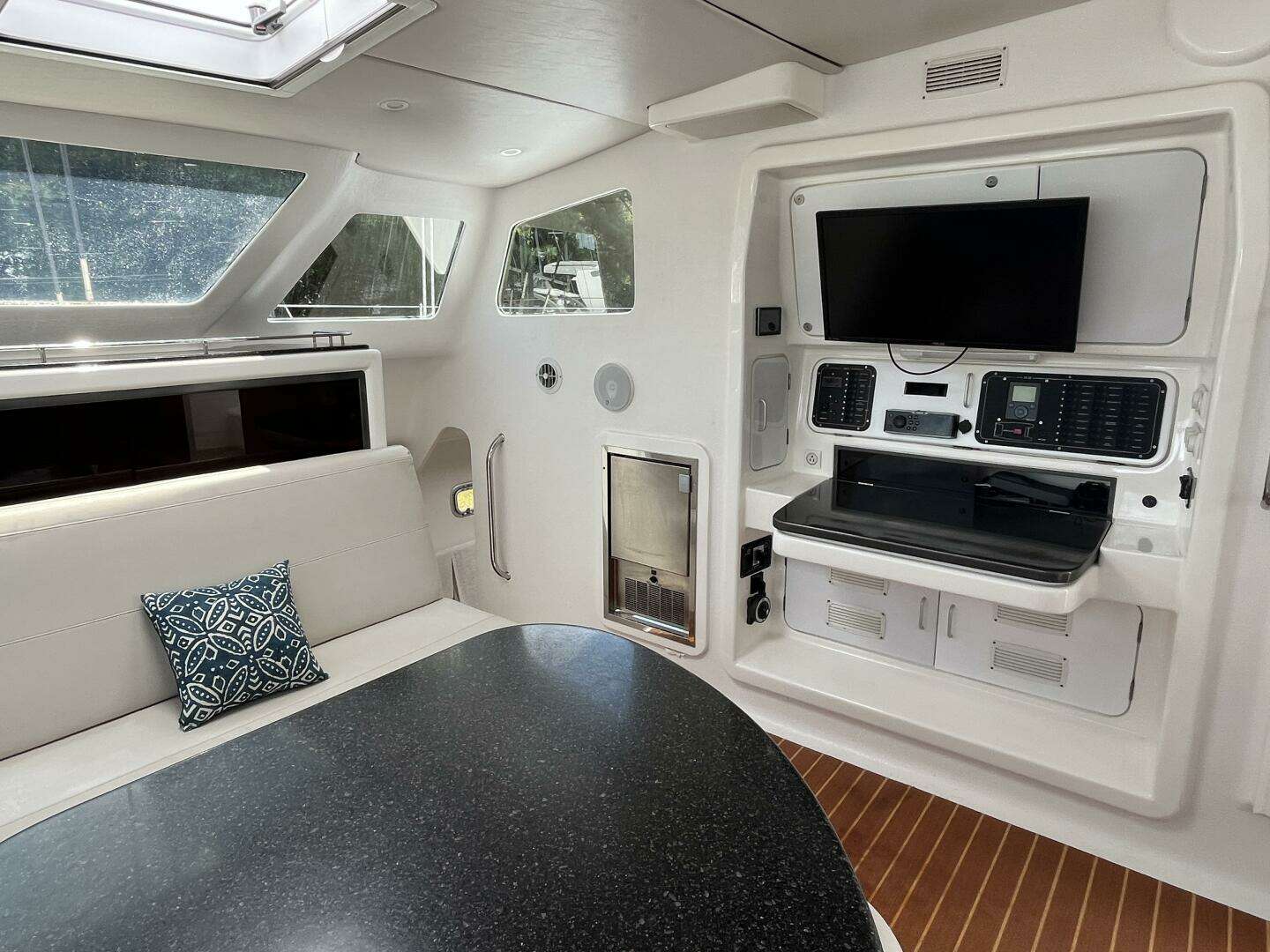 2013 Voyage Yachts 520 - Image 44