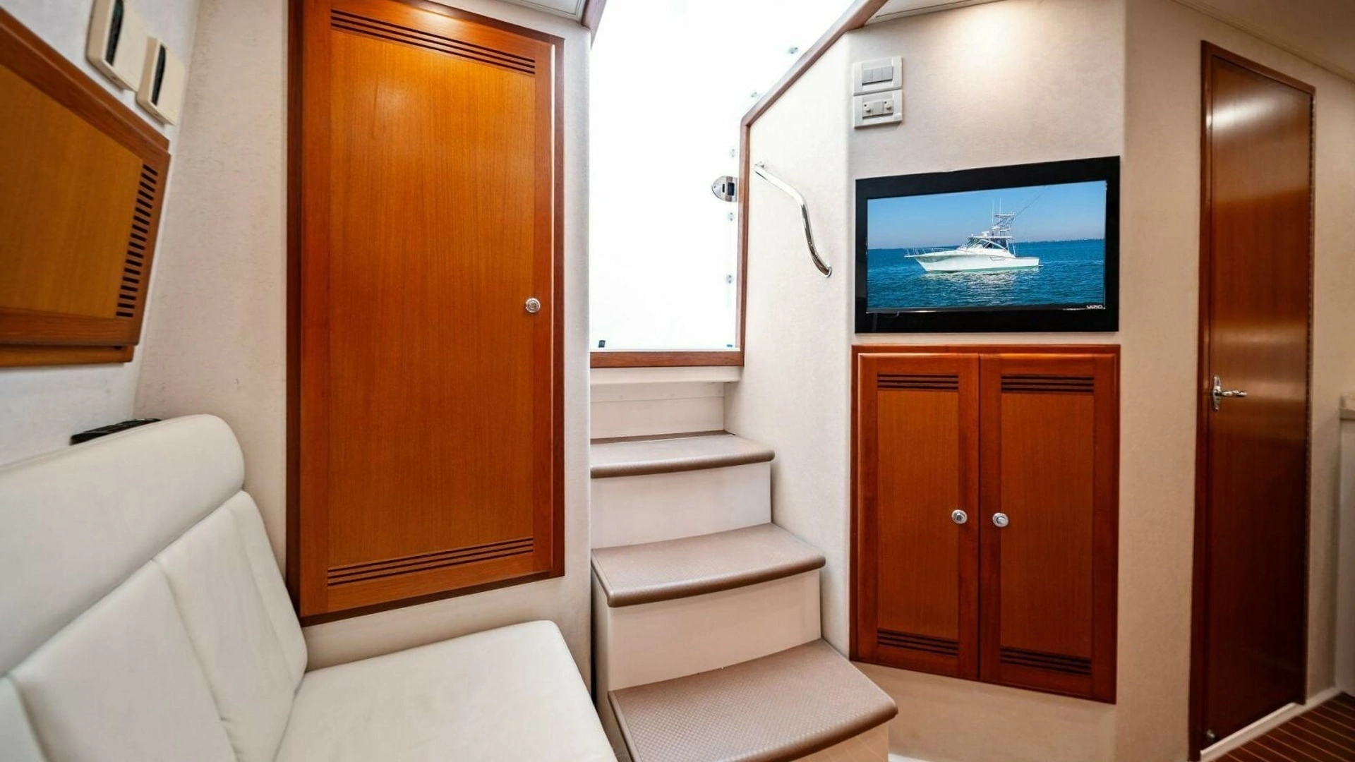 2005 Cabo 40 Express - Image 55