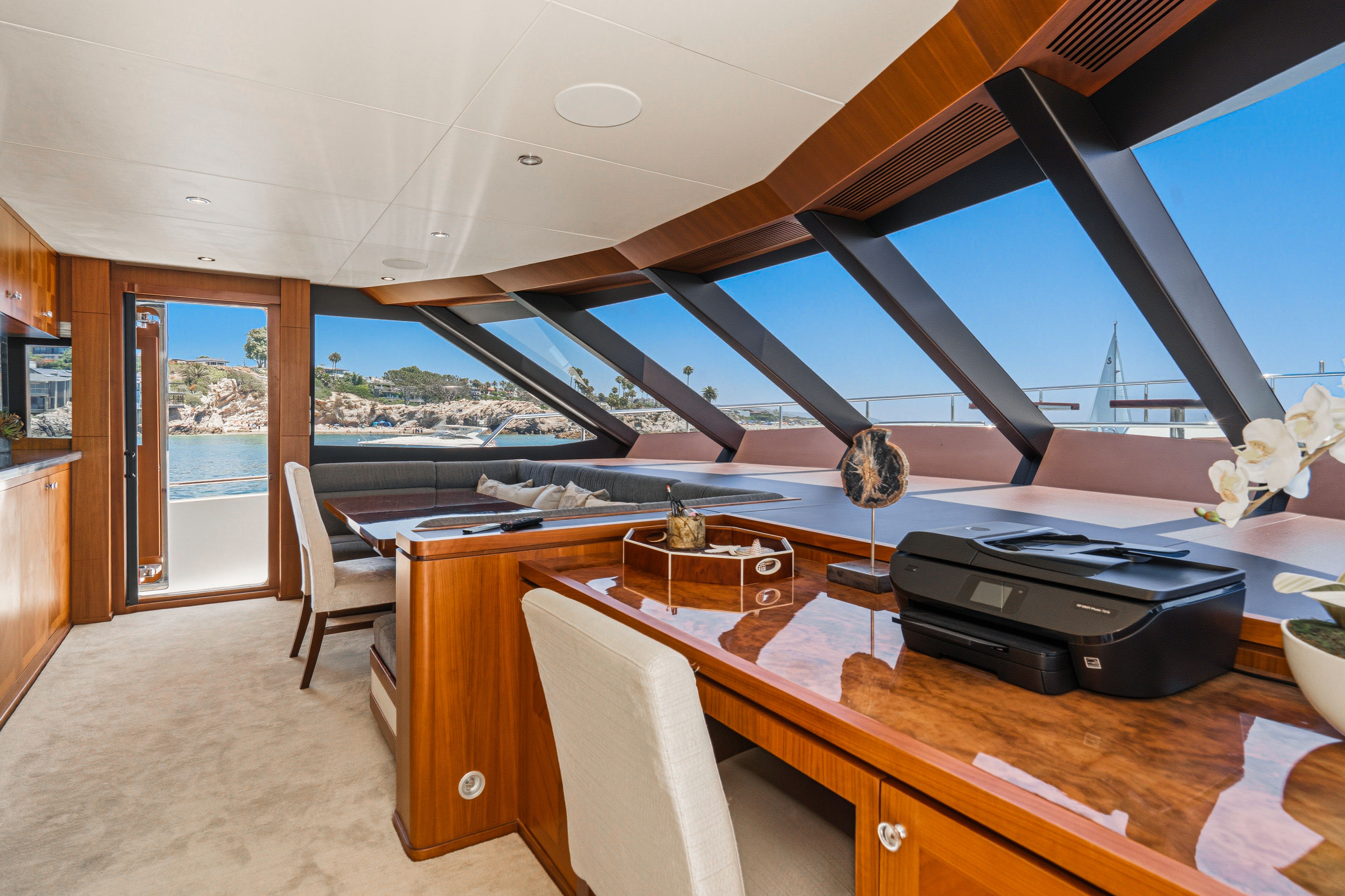 2015 Ocean Alexander 90 Skylounge Motoryacht - 57