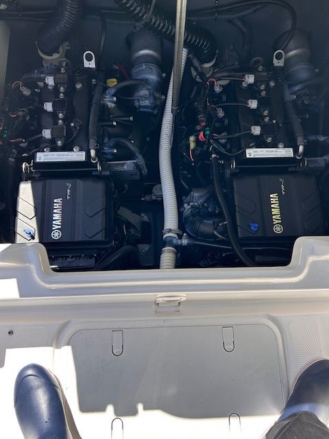 2021 Yamaha Boats 210 FSH Deluxe - 4