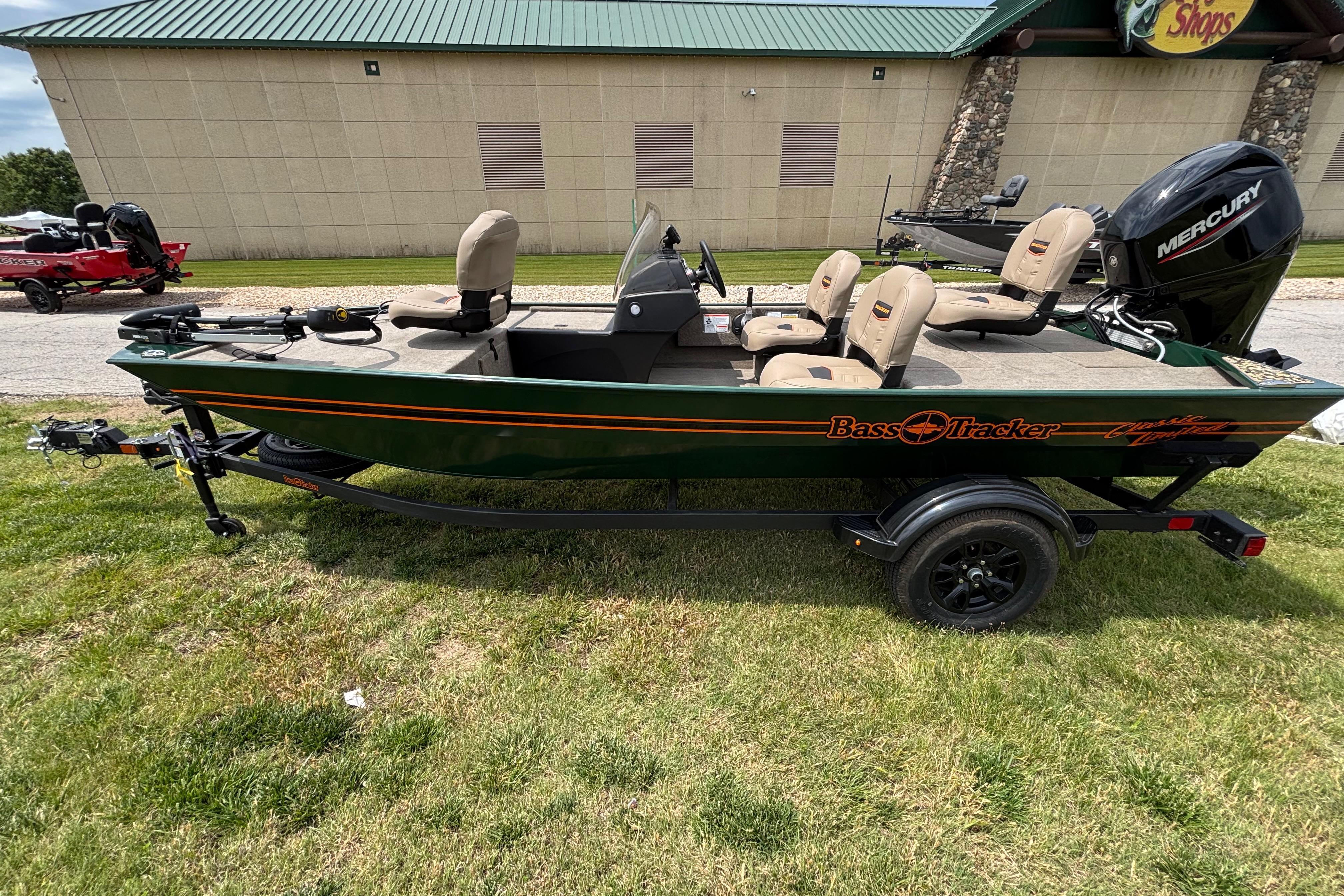 2026 Tracker Bass Tracker Classic Limited