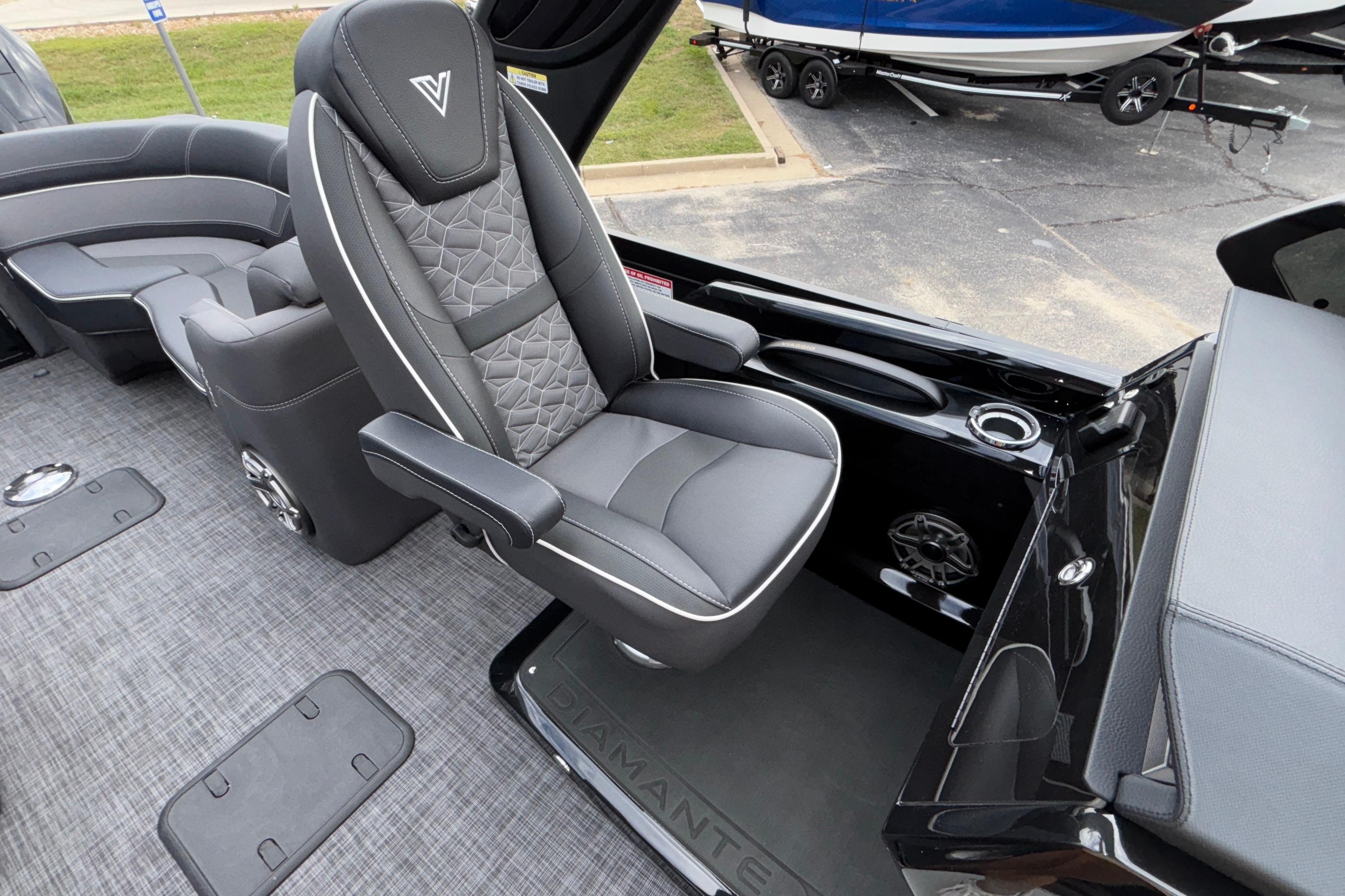 Luxurious Viaggio D28UW A-T 2026 boat interior with plush seating and modern design.