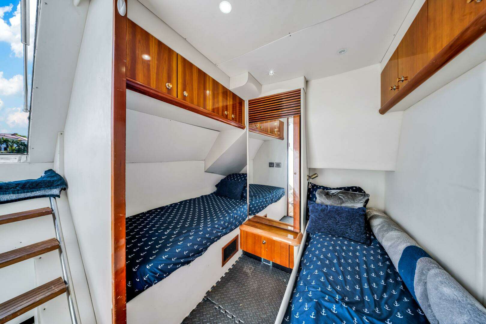 2003 Sunseeker 94 Motor Yacht - Image 24