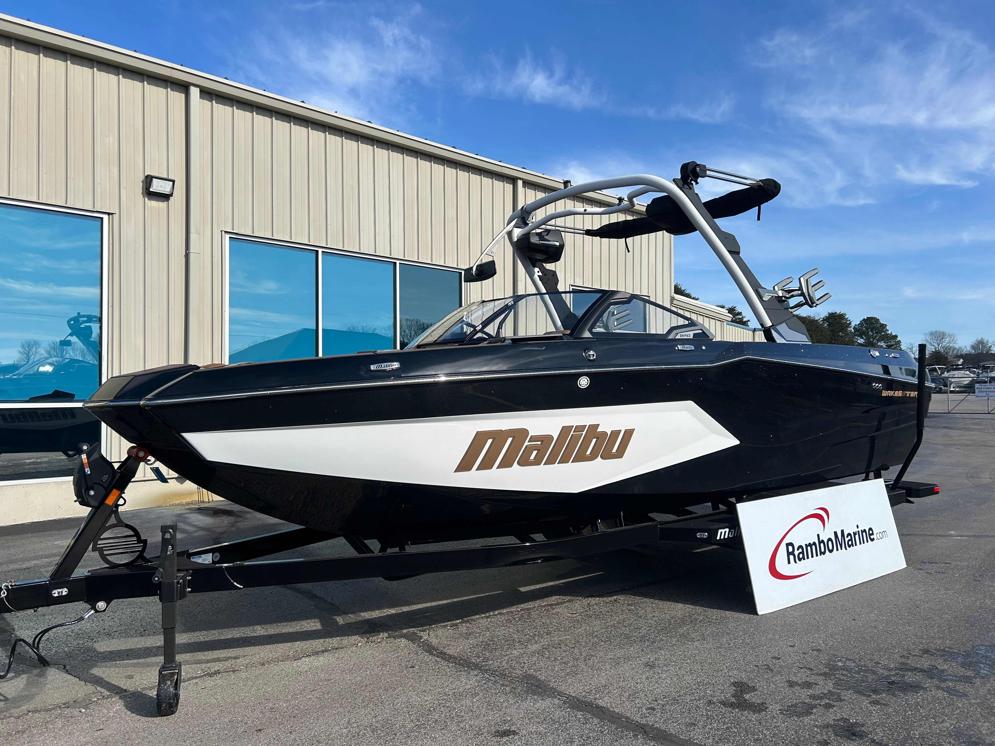 2026 MALIBU 24 MXZ - Image 2