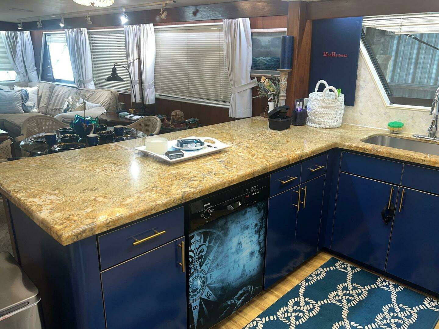 1988 Hatteras Motor Yacht - Image 40