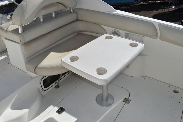 2005 Larson Cabrio 310 - 23
