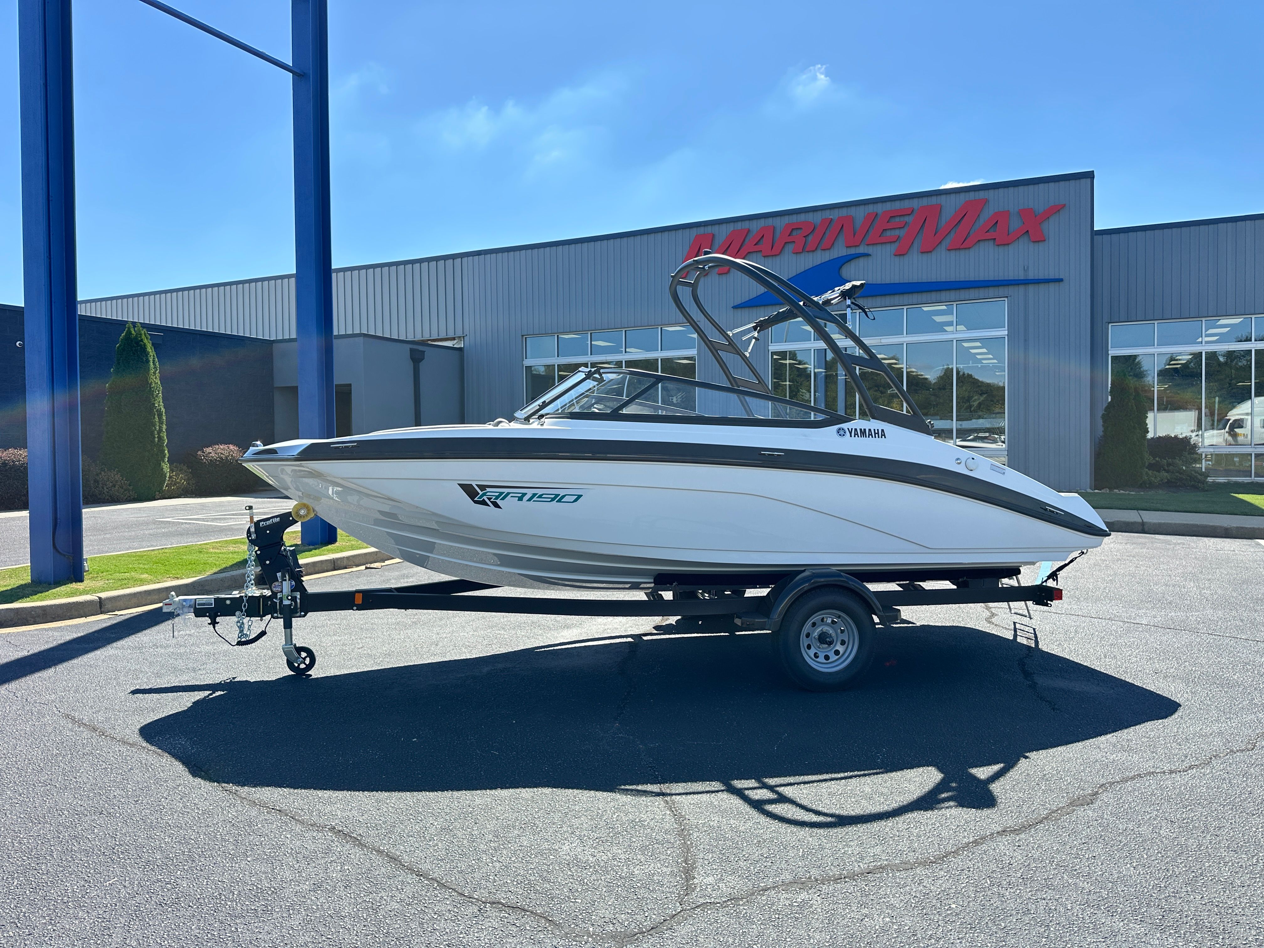 2026 Yamaha Boats AR190