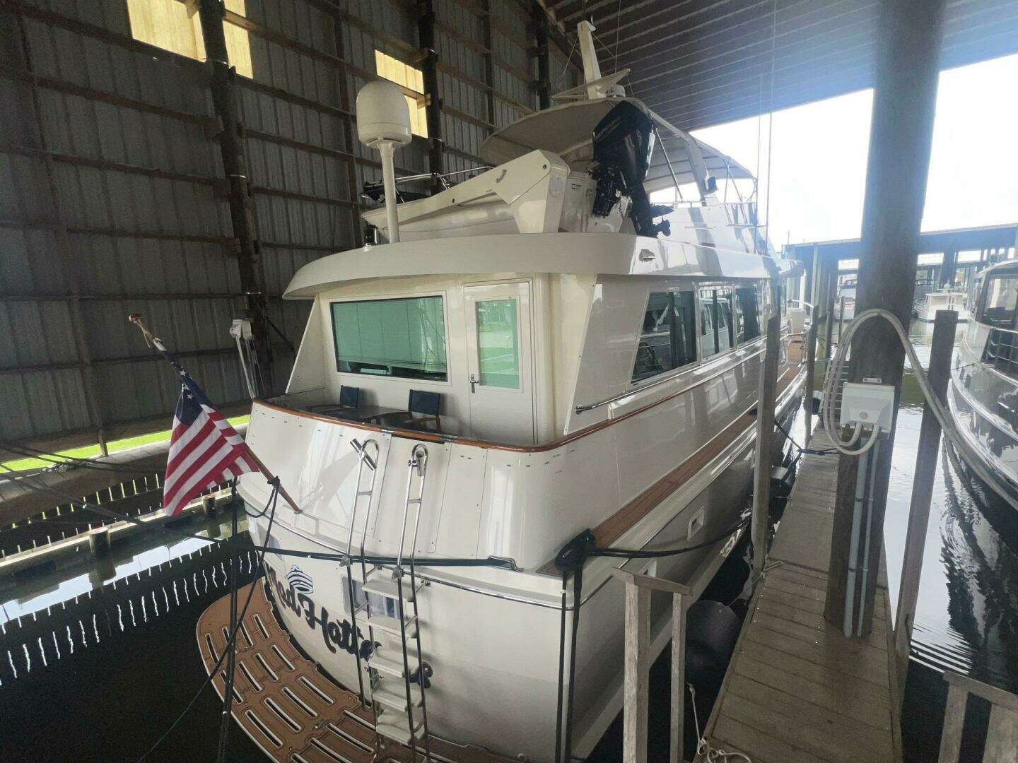 1988 Hatteras Motor Yacht - Image 6