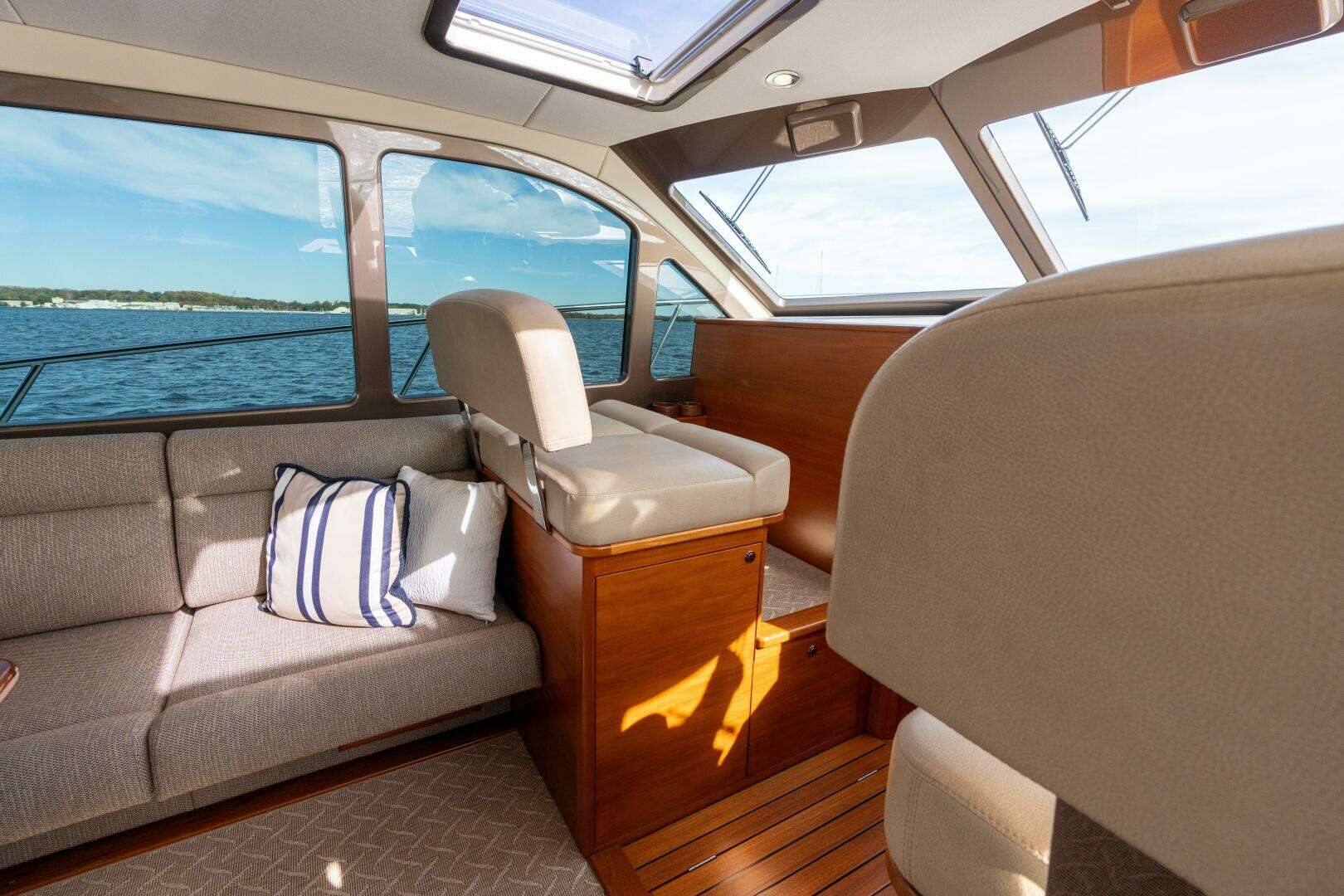 2016 Palm Beach Motor Yachts PB50 - Image 53
