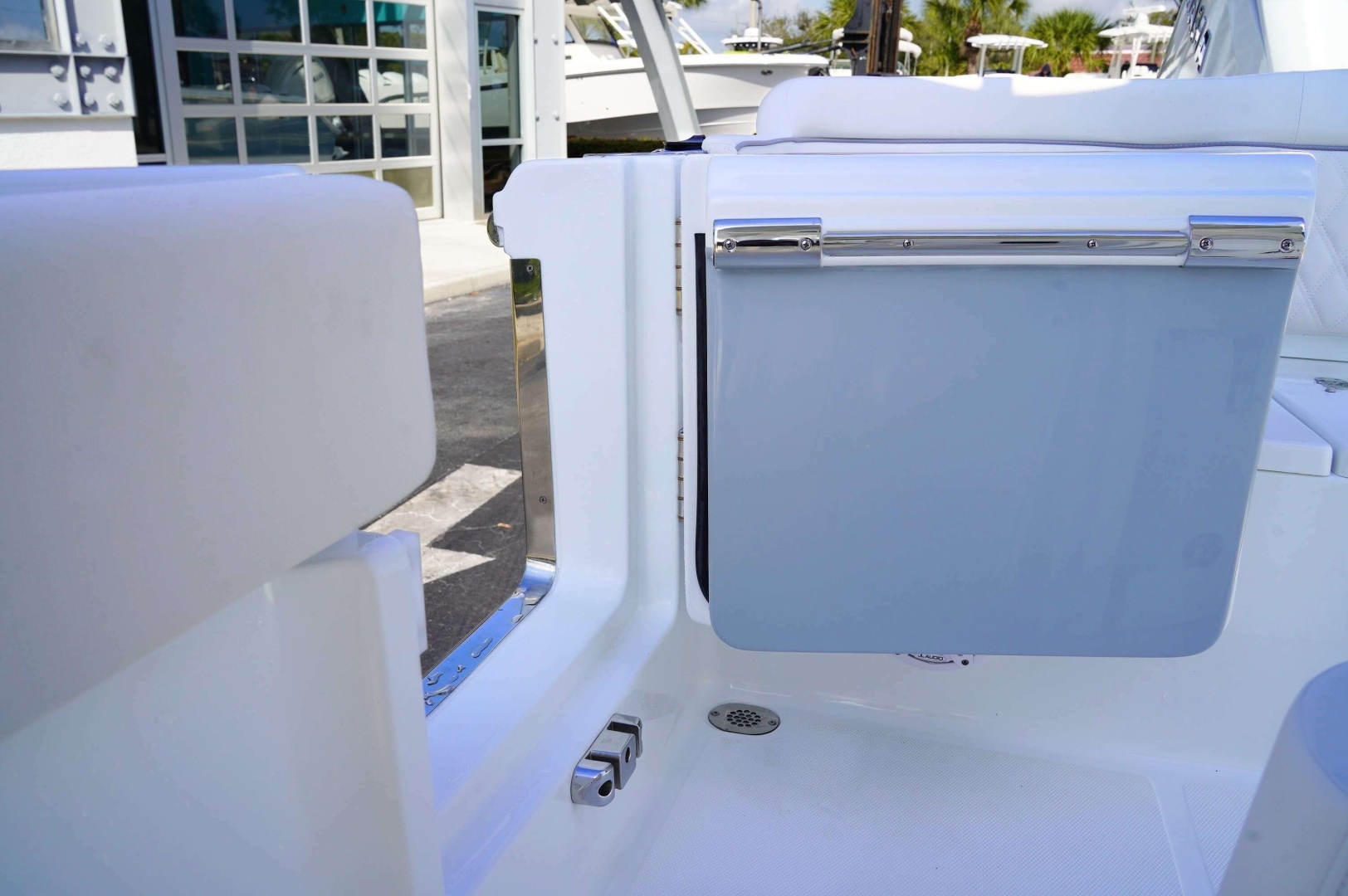 2026 Sea Hunt Ultra 245SE - Image 27