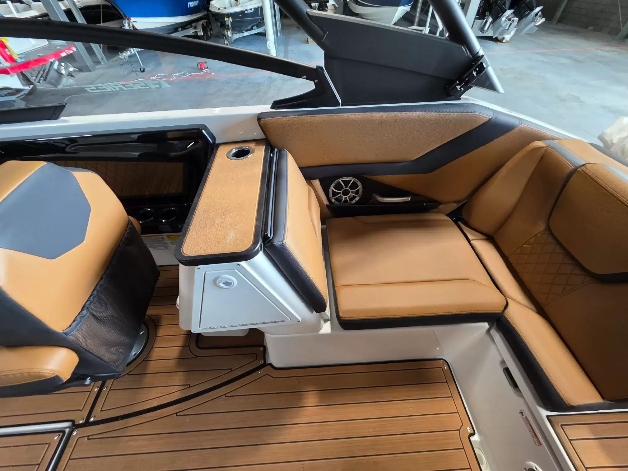 2026 Yamaha Boats 252SE - 7