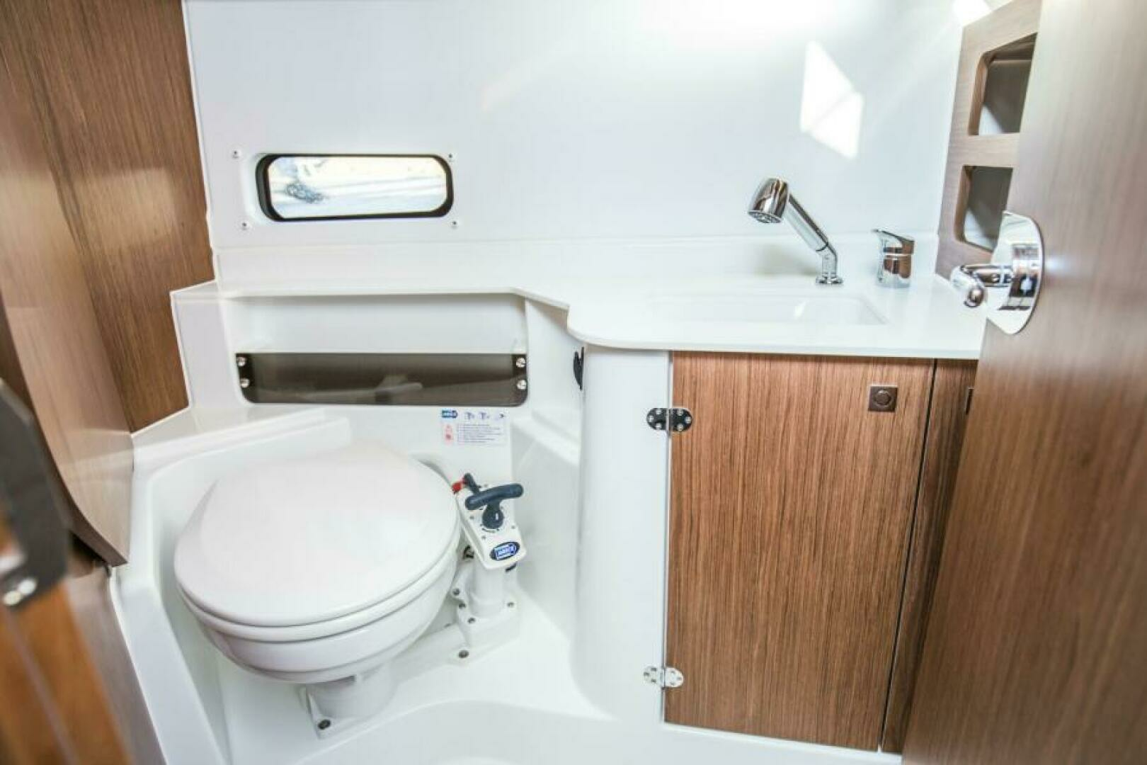 2025 Beneteau Antares 9 - Image 13