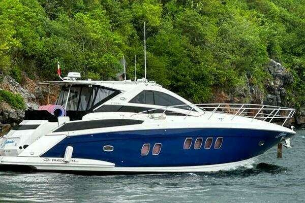 2009 Regal 5260