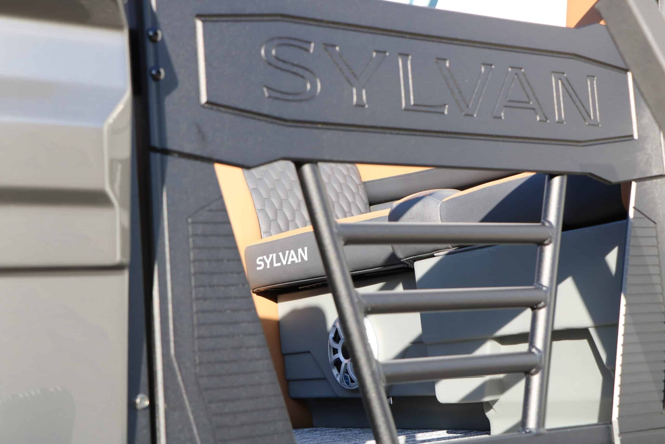 2026 Sylvan L3 DLZ Platinum Edition Tri Toon - 17
