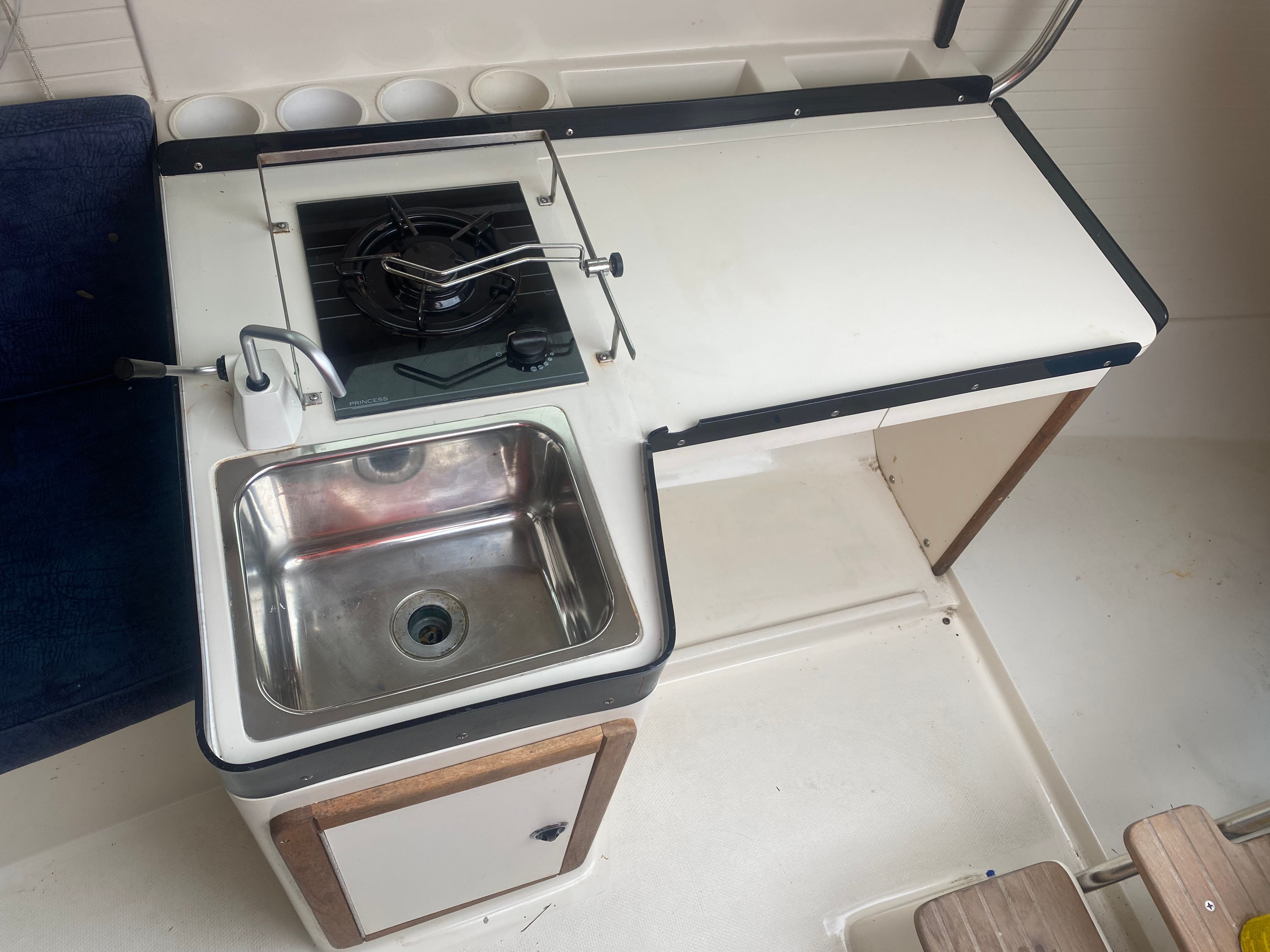 2000 Catalina 250 - 11